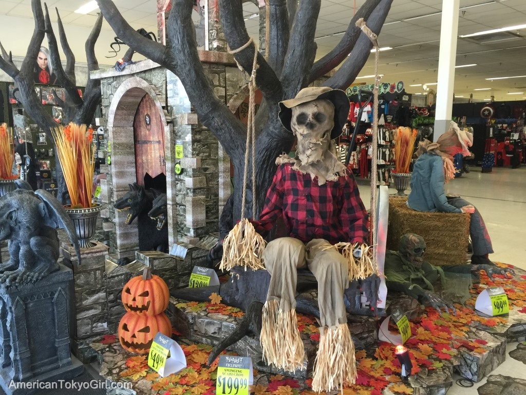 ハロウィングッズ-ブランコに乗る案山子のお化け