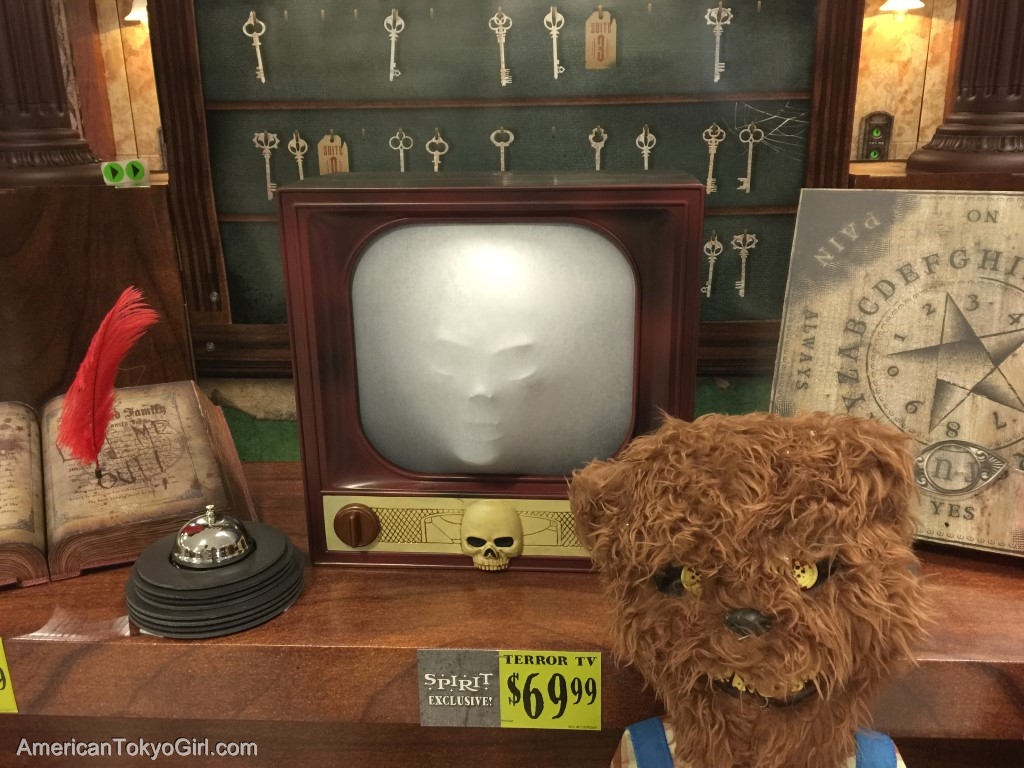 ハロウィングッズ-テレビから出ようとする悪魔