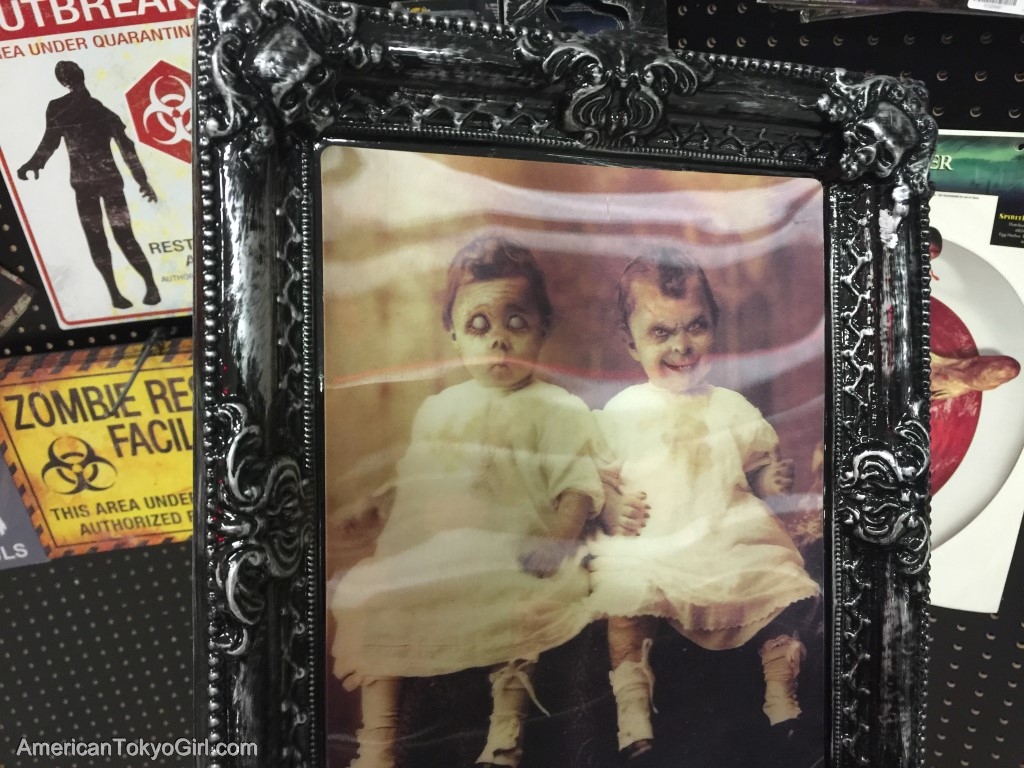 ハロウィングッズ-呪われた赤ちゃんの写真