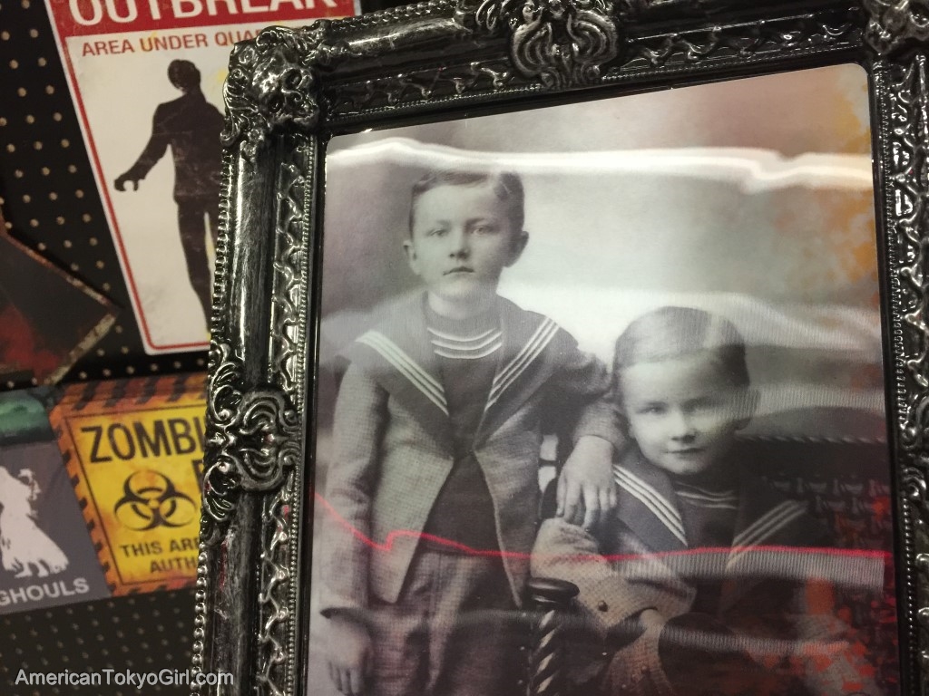 ハロウィングッズ-呪われた子供の写真