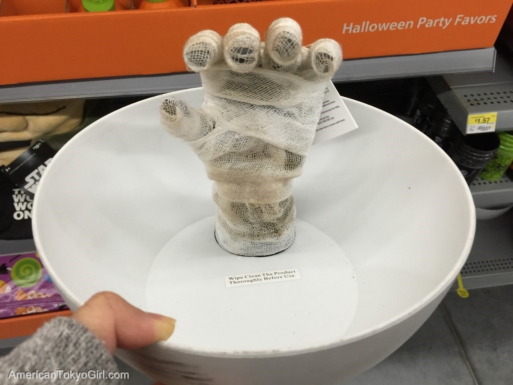 halloween-walmart-ハロウィン飾り-動く手