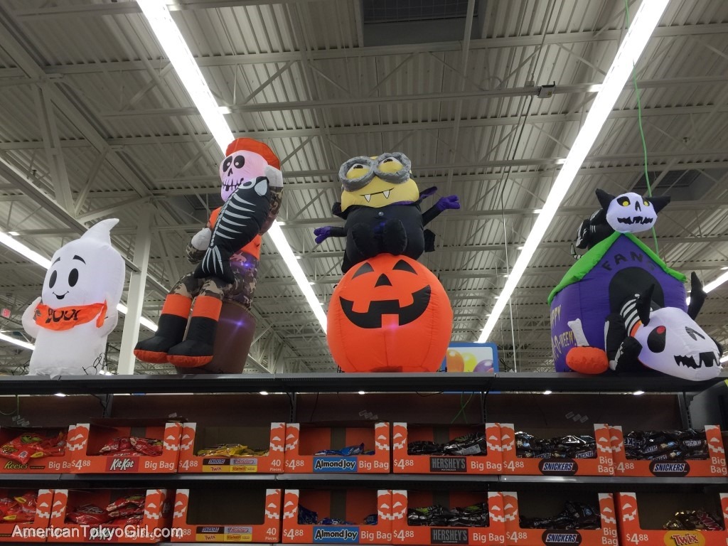halloween-walmart-ハロウィン飾り骸骨とミニヨン