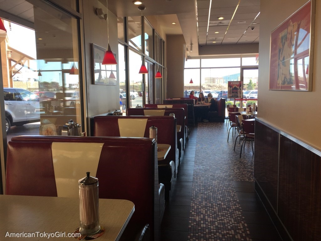 アメリカハンバーガーチェーン店-johnny-rockets