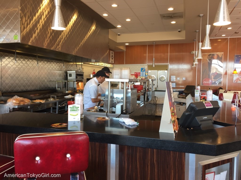 アメリカハンバーガーチェーン店-johnny-rockets