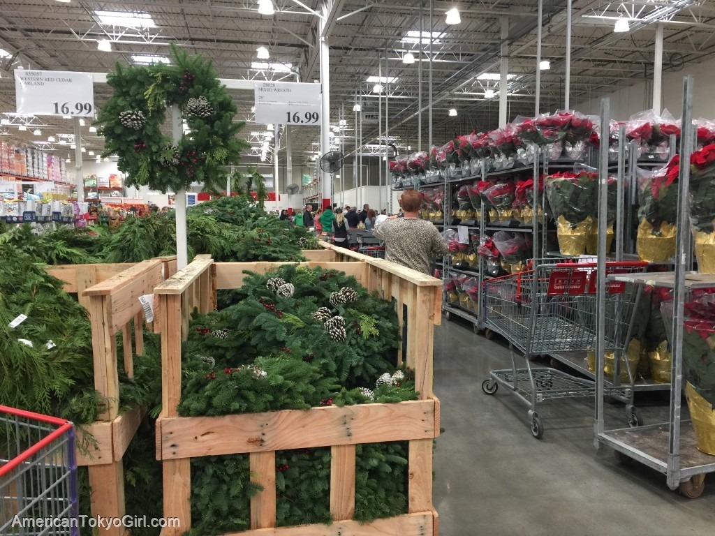 アメリカでクリスマスツリー-生木-作りもの