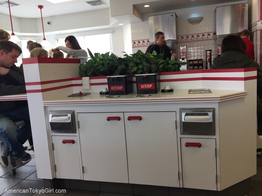 人気ハンバーガー-in-n-out-インアンドアウト
