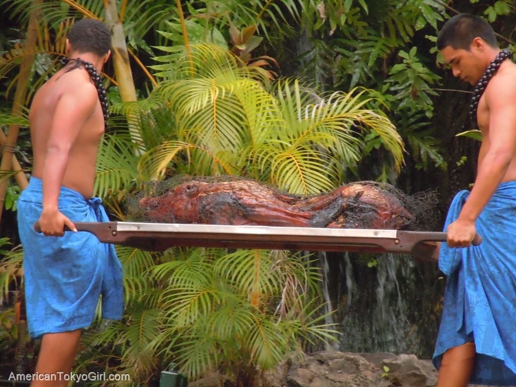ハワイ料理食べるべき-名物カルアポーク-ルアウ