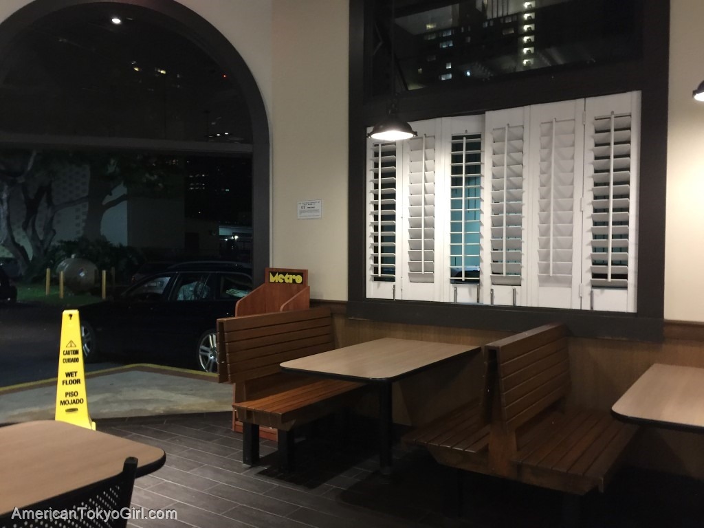 ハワイでブルーノマーズに愛される名物グルメ-ジッピーズ座席