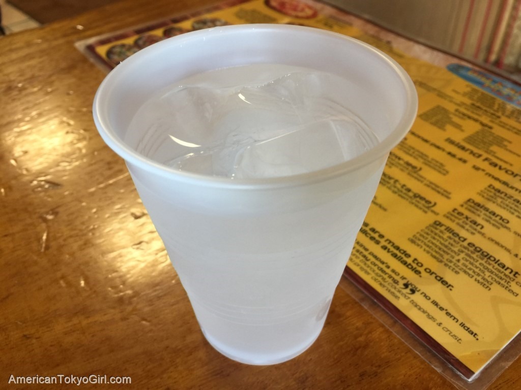 ハワイ料理食べるべき-名物カルアポーク-ビッグカフナお水