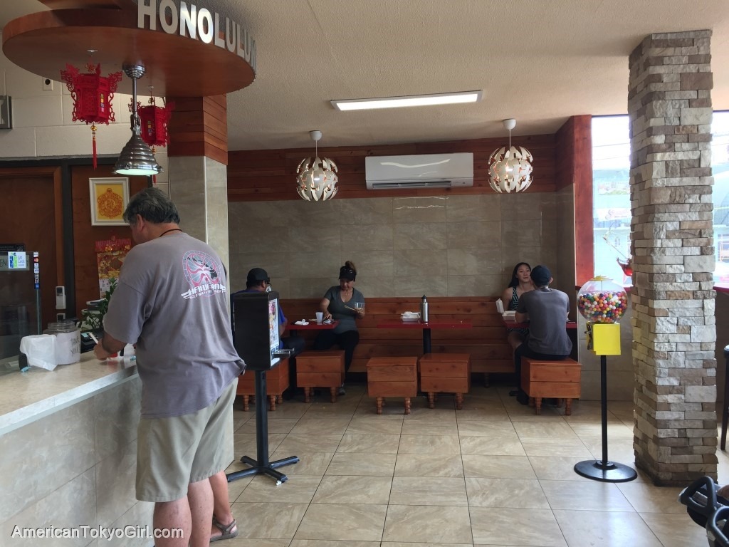 ハワイで人気の食べ物を揚げるビックリ店-ホノルルキッチン-店内