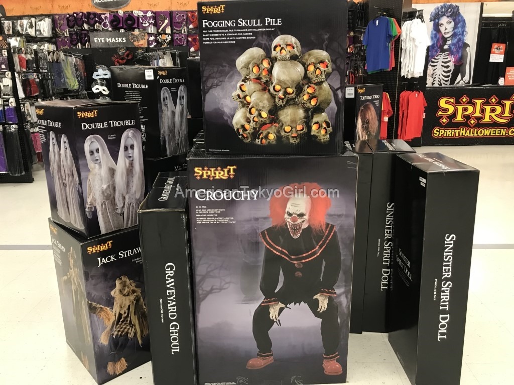 ハロウィン-アメリカ-飾り-spirit-動く人形